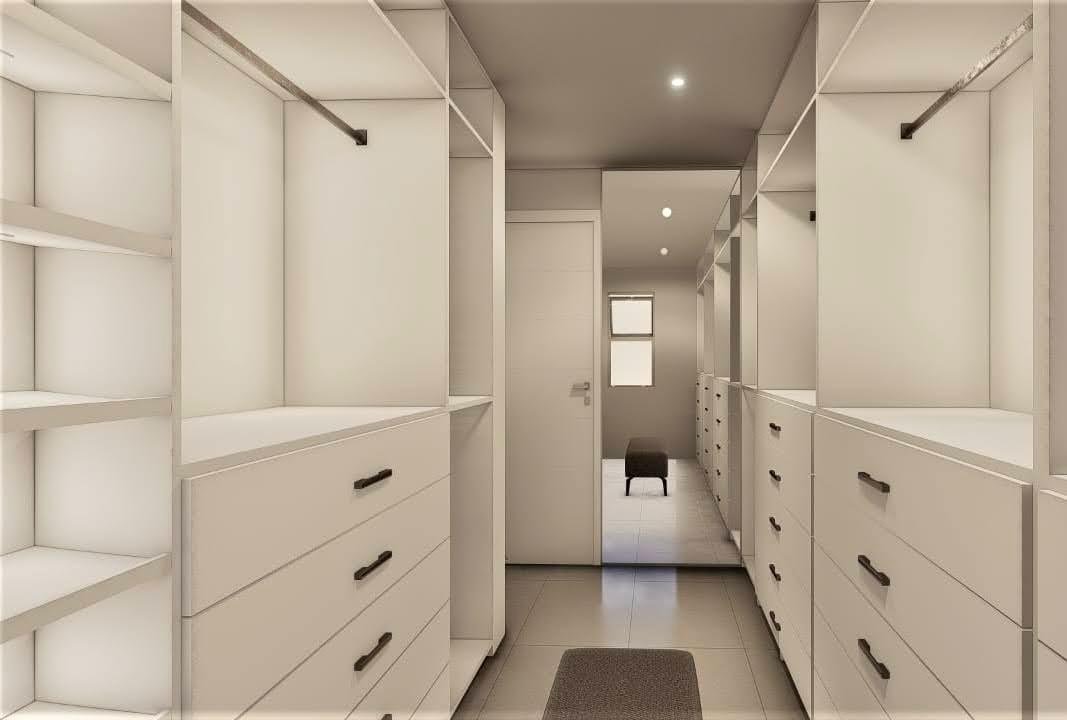 Closet planejado em tons claros