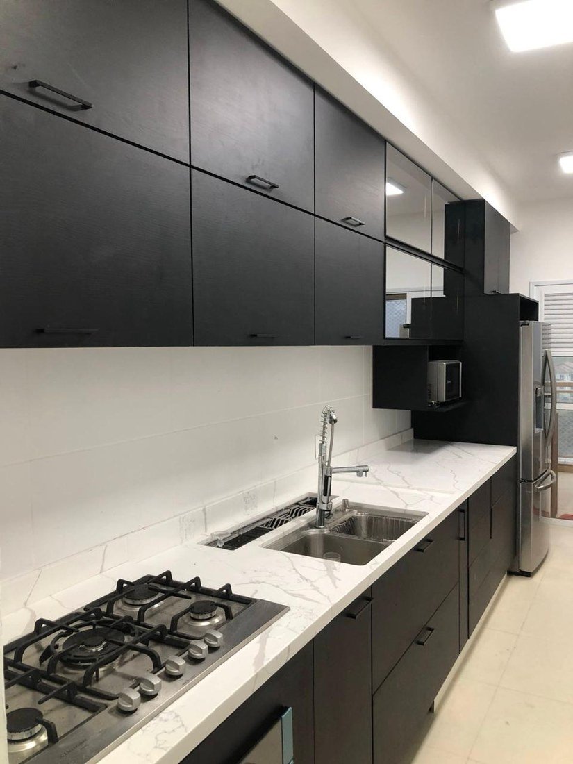 Cozinha preta planejada